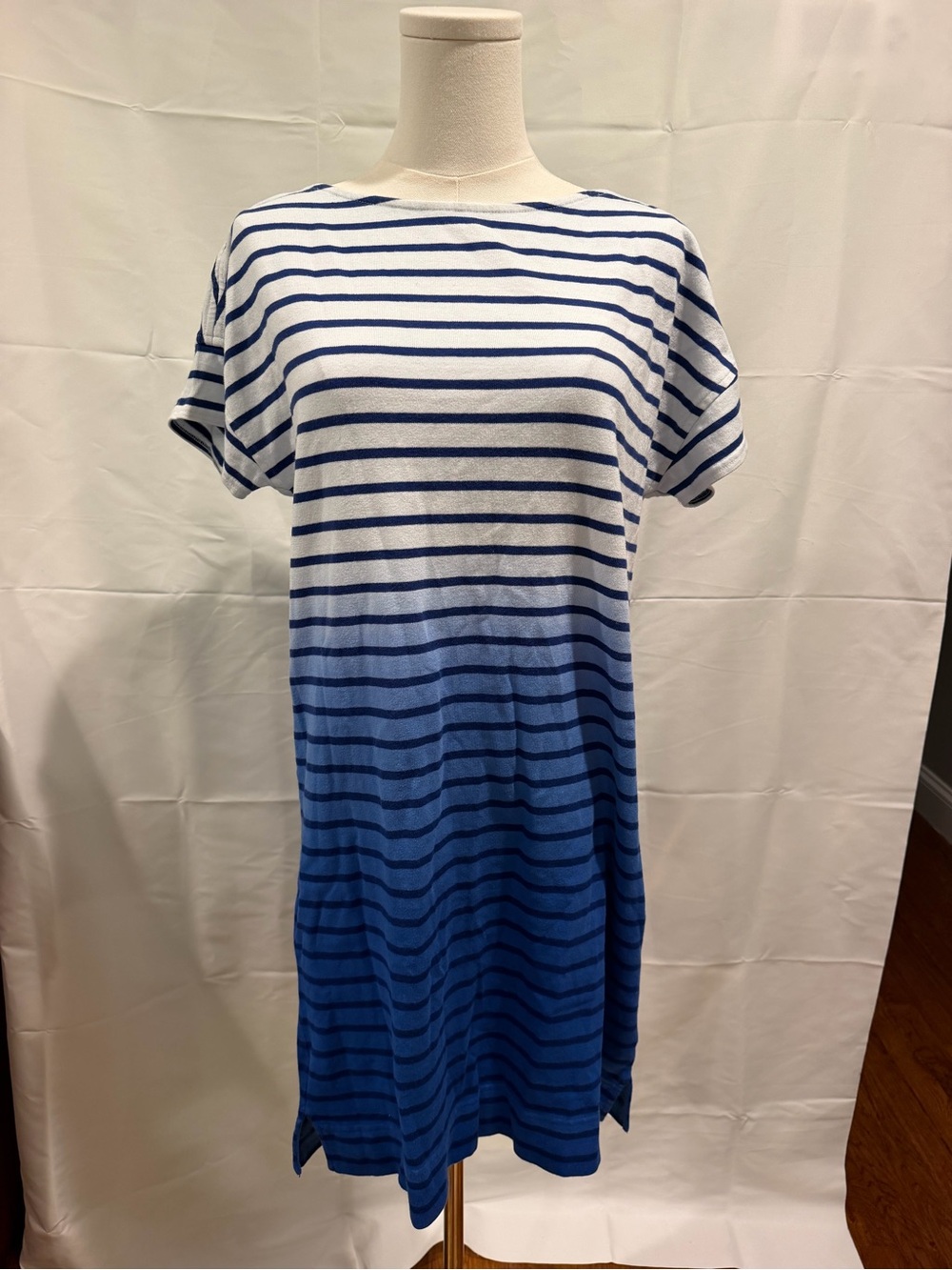 NWT Vineyard Vines Striped Ombre Blue Knit T-Shirt Dress
